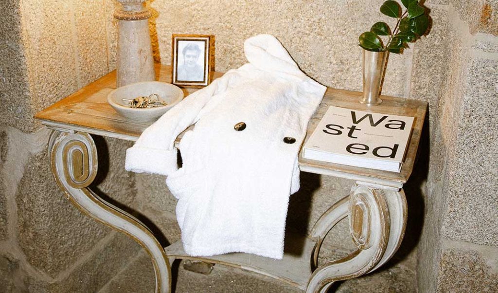 albornoz blanco de diseño de rizo americano de BlueMoon